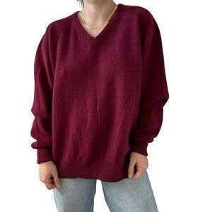 Vintage 1990s Unisex Turf Club Red 100% Lambswool V Neck Preppy Sweater Sz XL